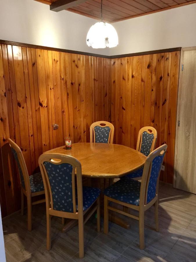 Elvira Appartamento Karlovy Vary Esterno foto